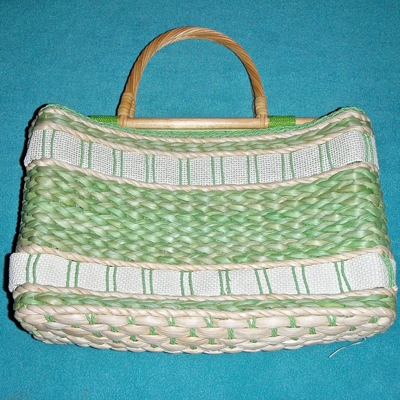 Laila Rowe green and natural straw handbag wood handles lined with green fabric - Picture 2 of 4